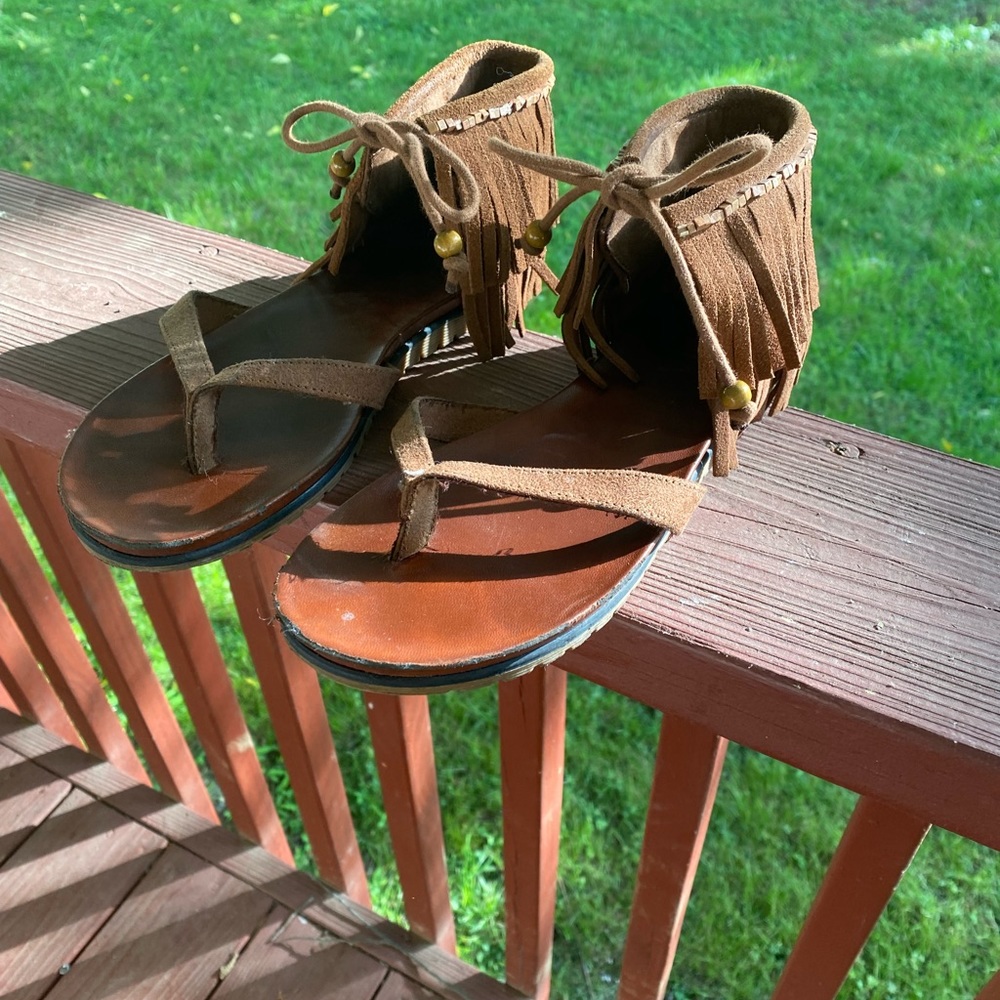 Moccasin sandal